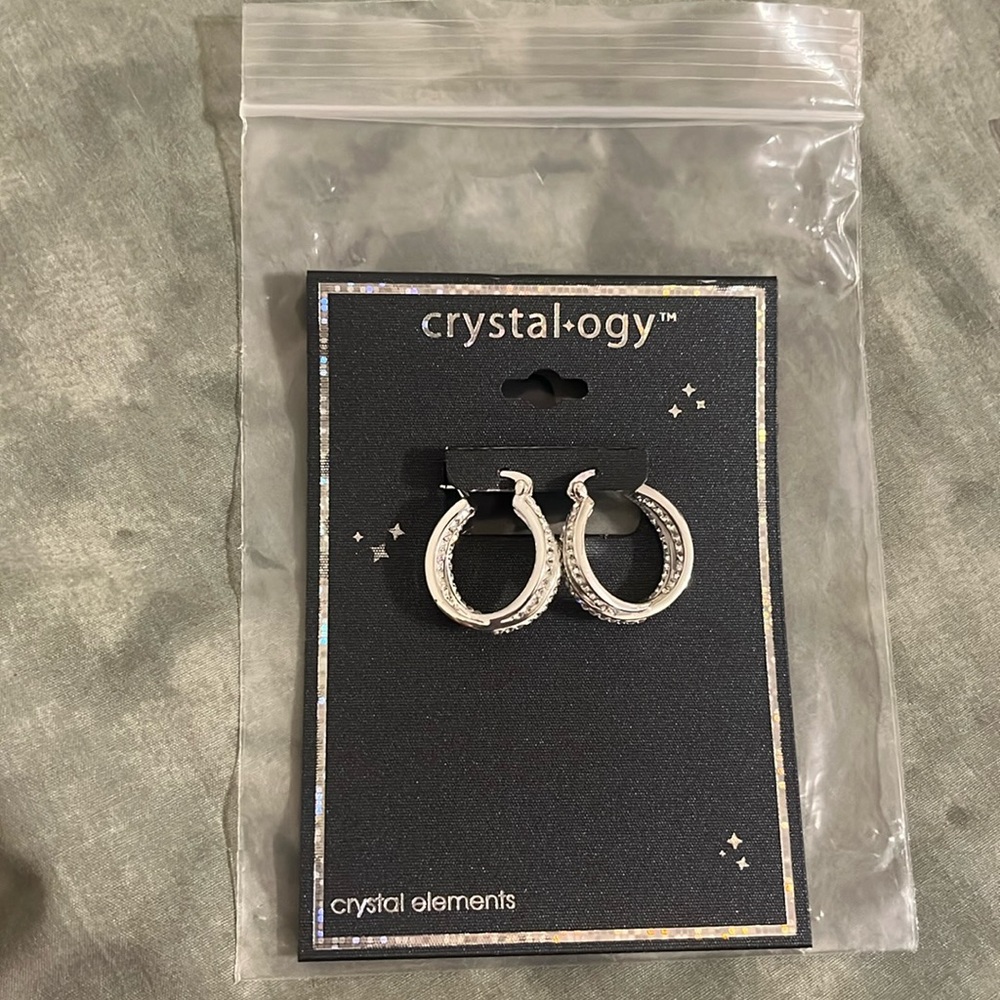 Crystalogy NEW Earrings Clear Crystal Hoop Double Twist (Made Thai) Silvertone